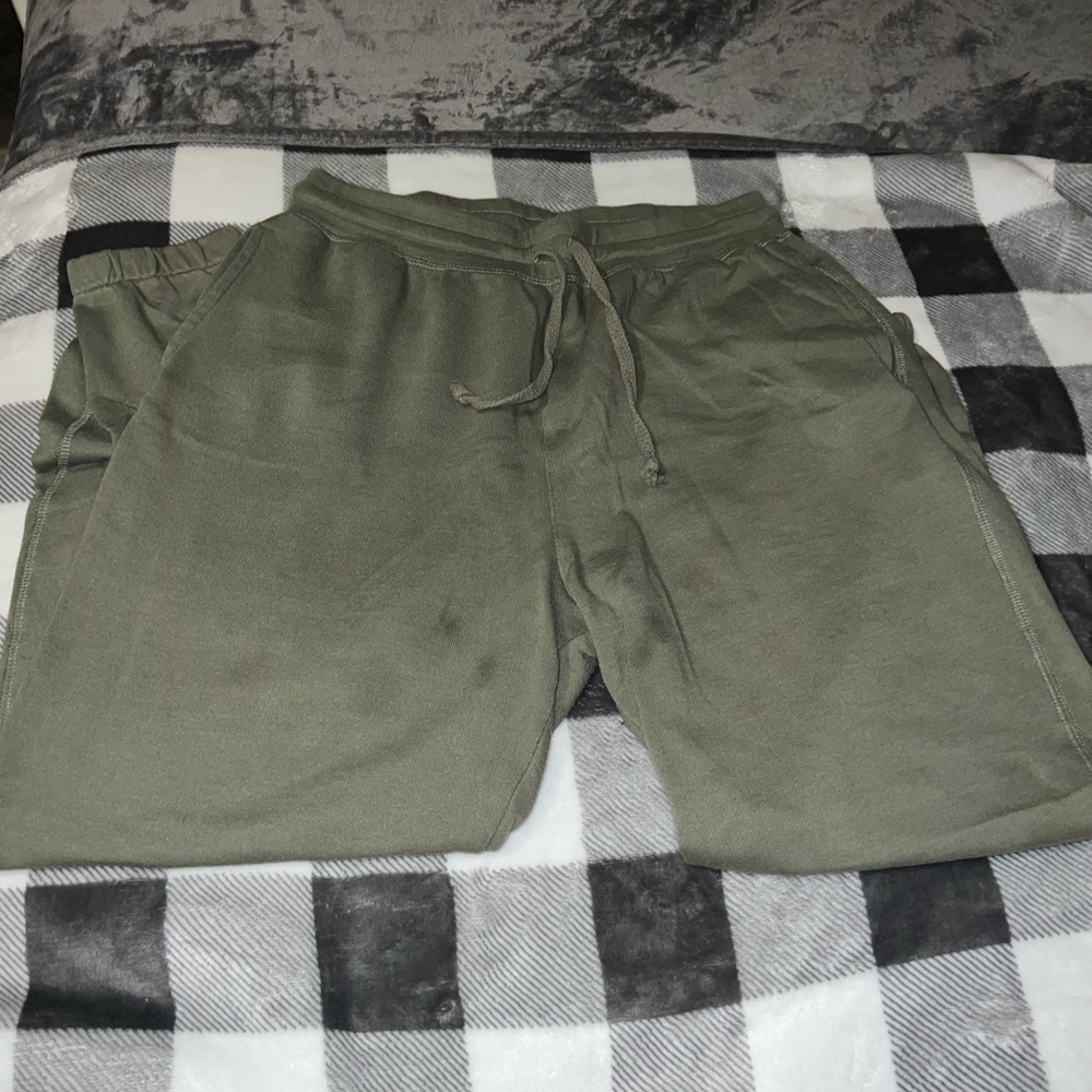 Green ambiance joggers.